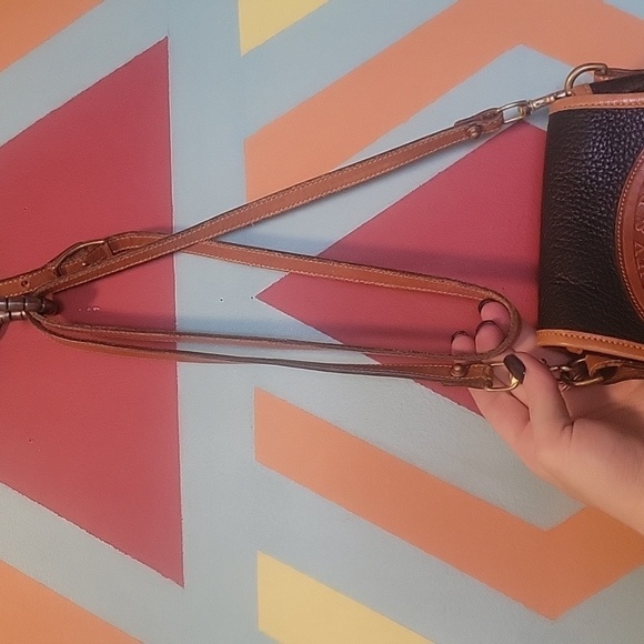 Vintage Dooney & Bourke Big Duck Crossbody Bag Tan & Black All Weather Leather - Picture 15 of 16